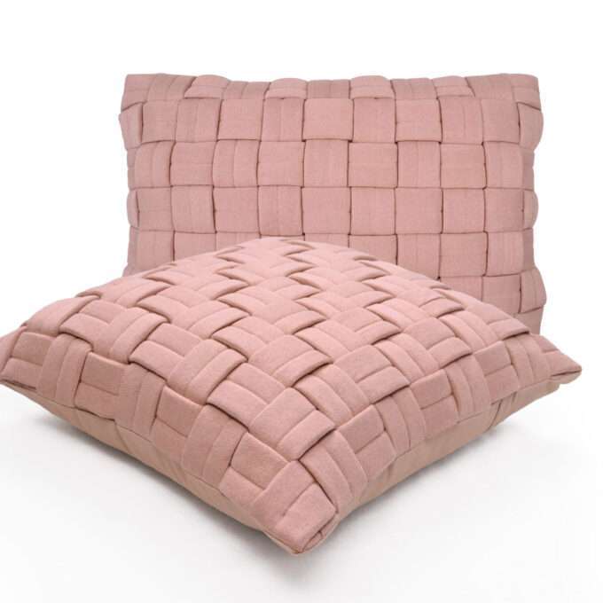 Clusp (Blush) Cushion with polyfiller-1