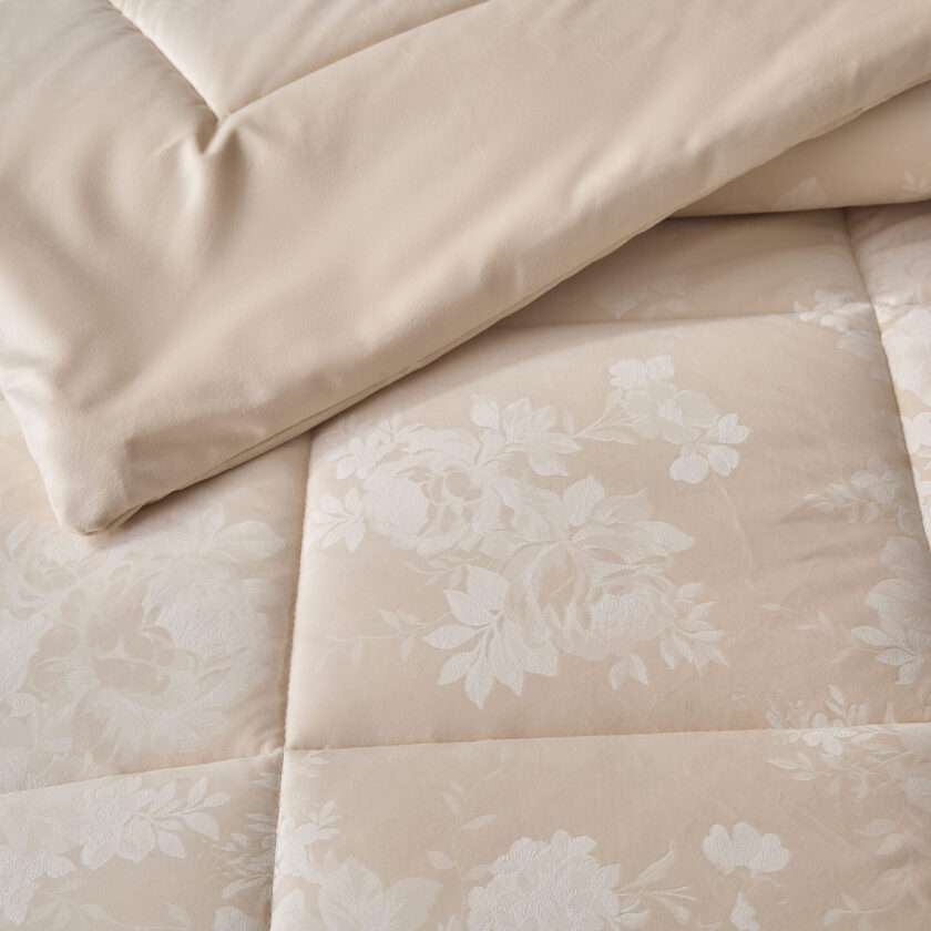 Cordelia (Cream) Comforter-5