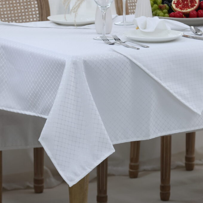 Puzzle (Ivory) Tablecloth-1