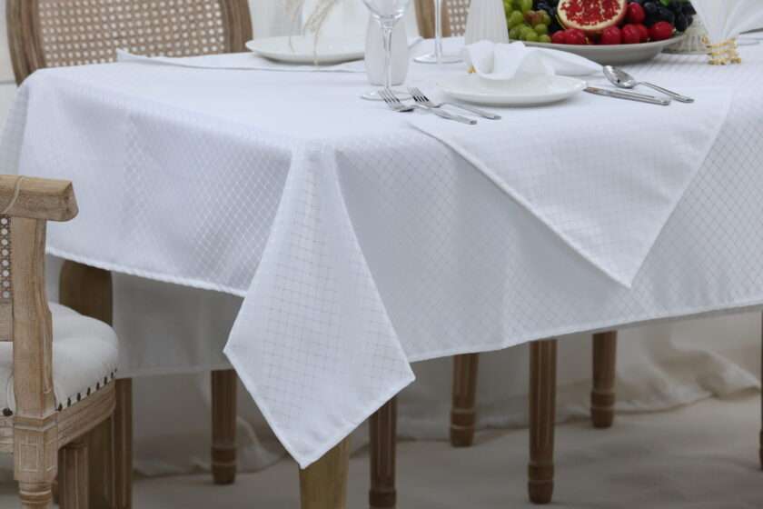 Puzzle (Ivory) Tablecloth-1