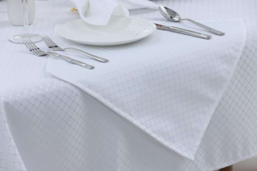 Puzzle (Ivory) Tablecloth-5