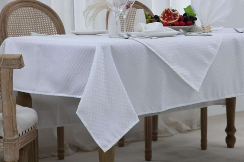 Puzzle (Ivory) Tablecloth-4