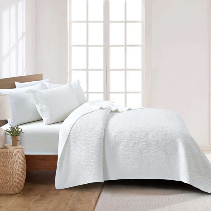 La Nostra (Off white) Bedspread-1