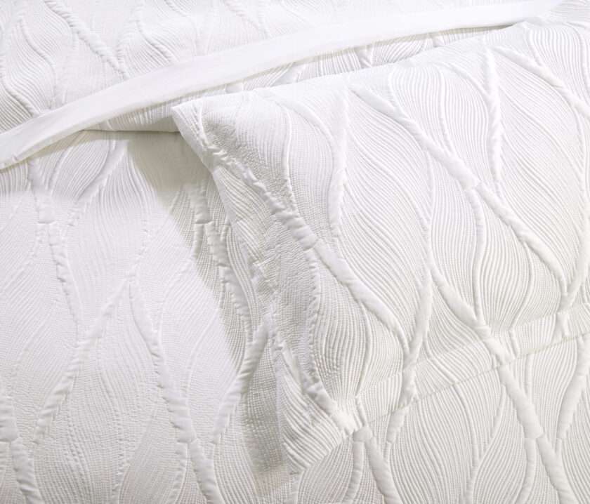 Lily (White) Bedspead-4