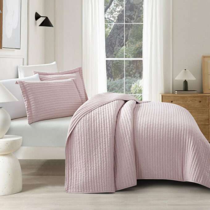 Mabelle (Dusty Rose) Bedspread-1