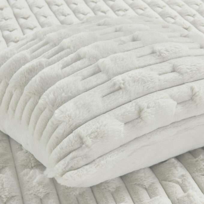 Boggi (White) 45x45 Cushion with polyfiller-1