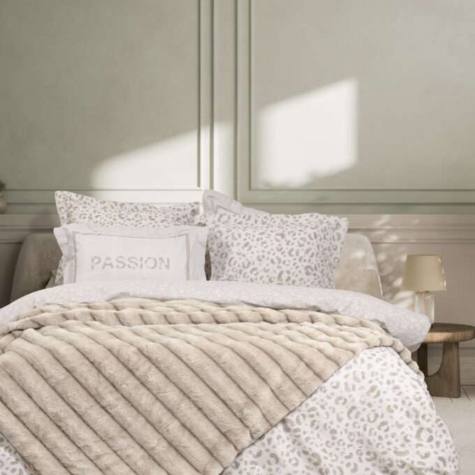 Κουβέρτα Υπέρδιπλη 220x240 - Carezza Ivory